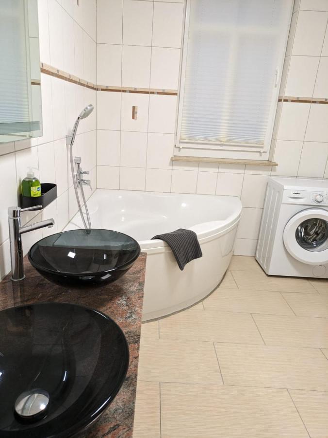 Apartment Humboldt 3 Schlafzimmer,Wifi, Netflix Parken, Terrasse, Klimatisiert, Naehe Zentrum Ена Экстерьер фото