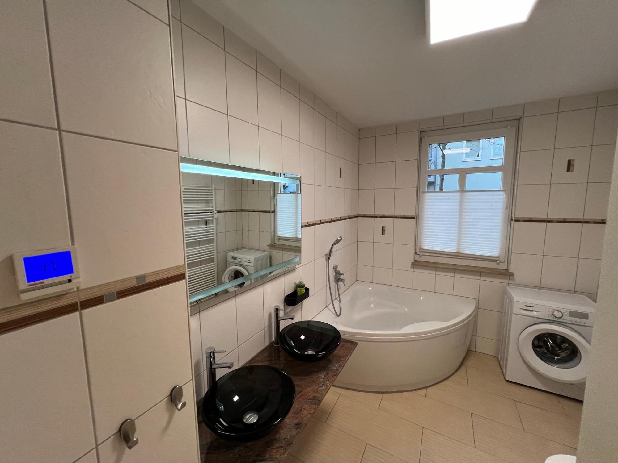 Apartment Humboldt 3 Schlafzimmer,Wifi, Netflix Parken, Terrasse, Klimatisiert, Naehe Zentrum Ена Экстерьер фото