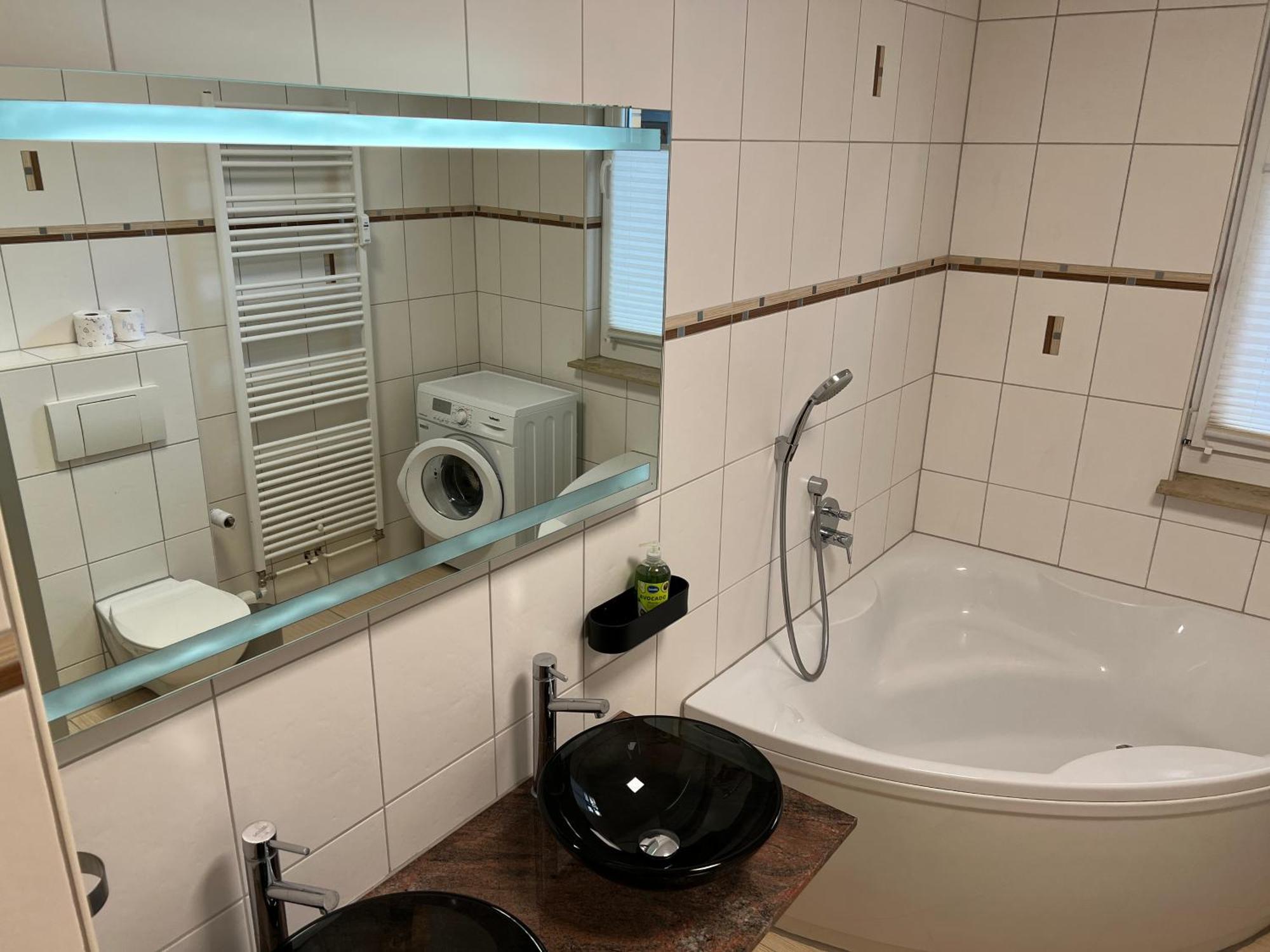 Apartment Humboldt 3 Schlafzimmer,Wifi, Netflix Parken, Terrasse, Klimatisiert, Naehe Zentrum Ена Экстерьер фото