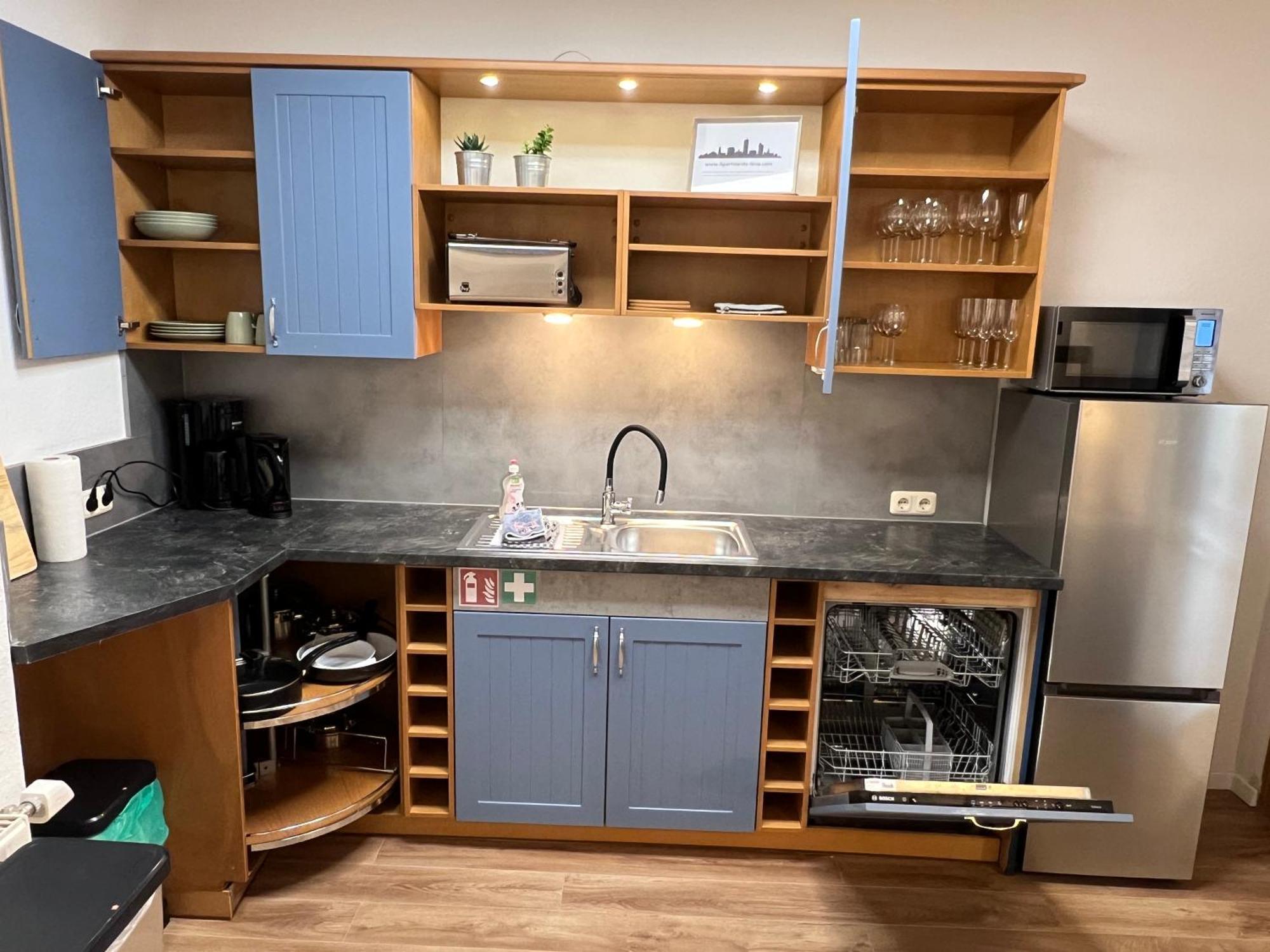 Apartment Humboldt 3 Schlafzimmer,Wifi, Netflix Parken, Terrasse, Klimatisiert, Naehe Zentrum Ена Экстерьер фото